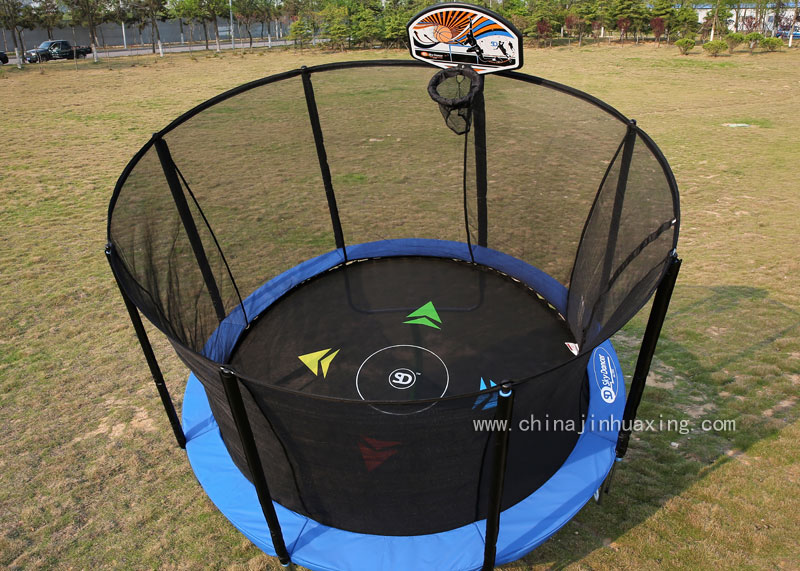 Round trampoline